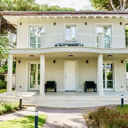 Villa Di Lusso A Soli 200 Passi Dal Mare E Un'Aute Вілла *